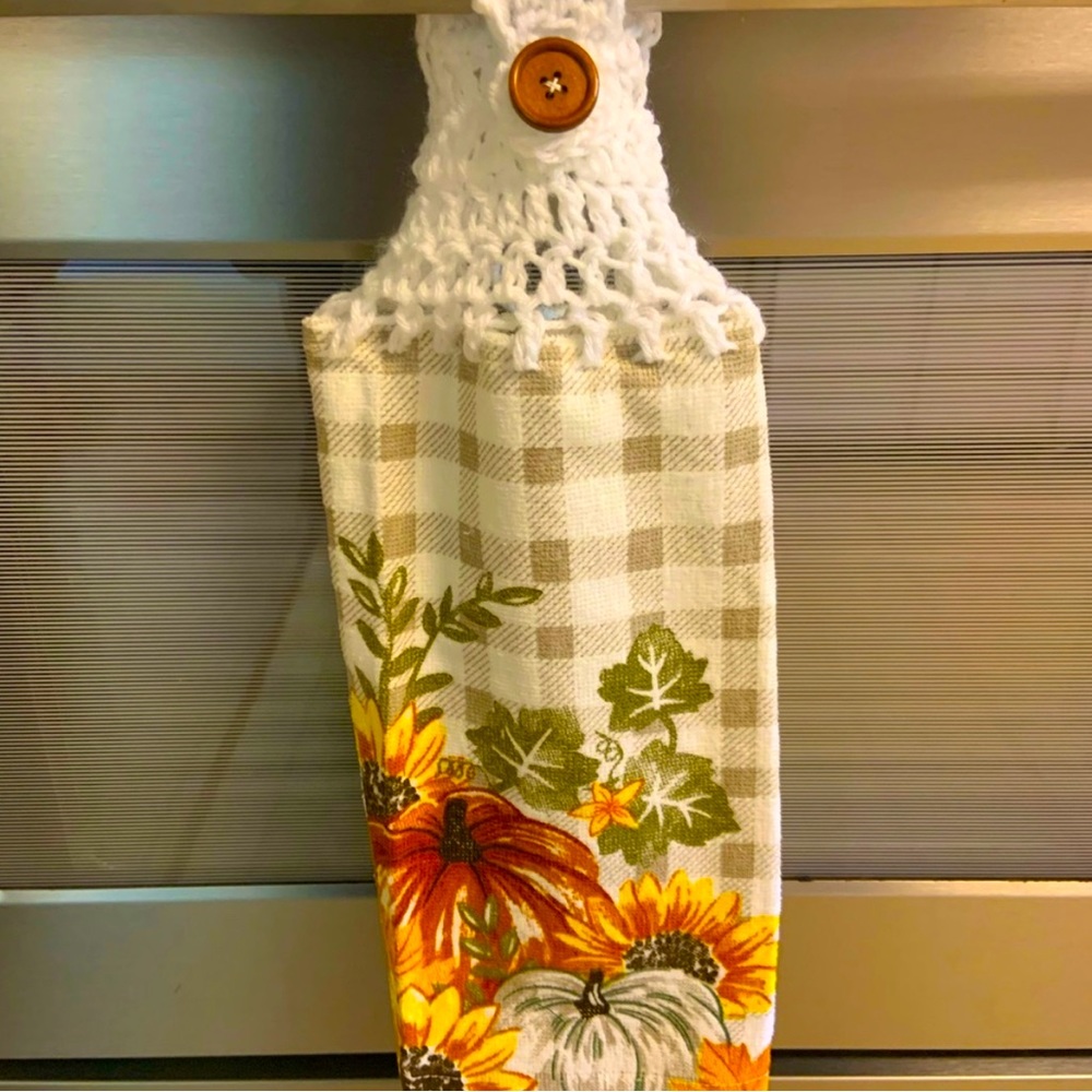 Relisted HAND CRAFTED Crochet Pumpkins Hanging Kitchen or Bathroom Hand Towels - Picture 6 of 7